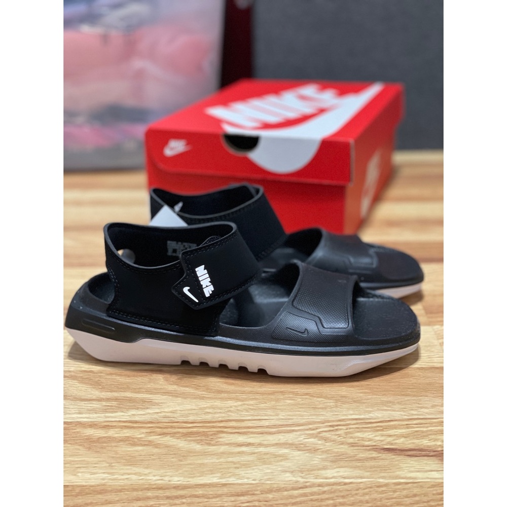 New Nike Sandals 5Y or 6.5 WMNS #1019 #1020